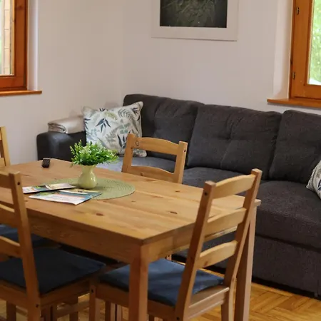 Halasz Vendeghaz Jakuzzival