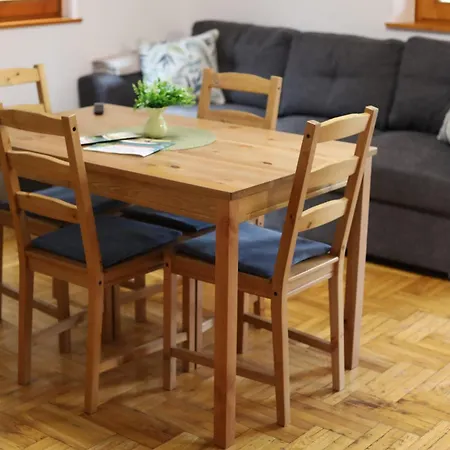 Halasz Vendeghaz Jakuzzival Holiday home *