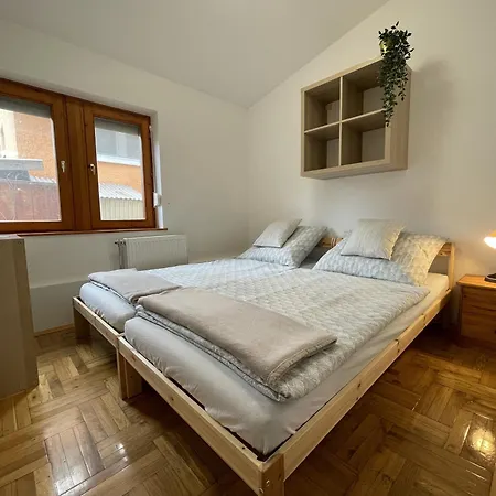 Halasz Vendeghaz Jakuzzival