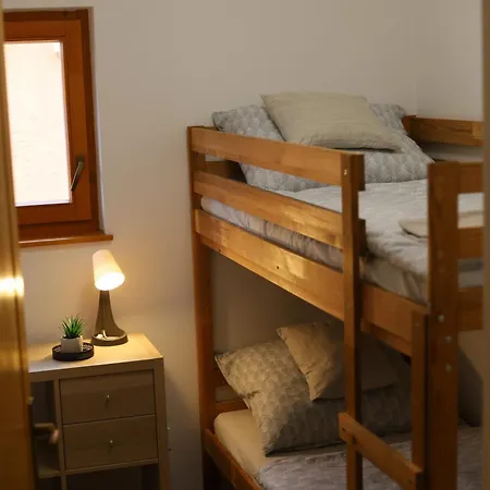 Halasz Vendeghaz Jakuzzival