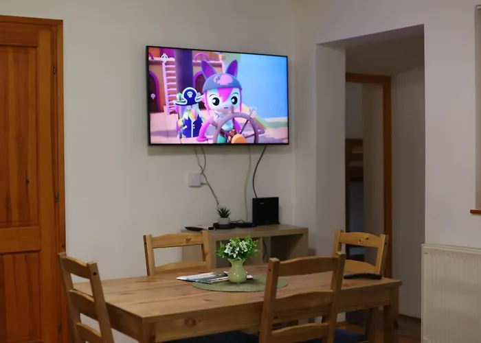 Halasz Vendeghaz Jakuzzival Tiszakécske